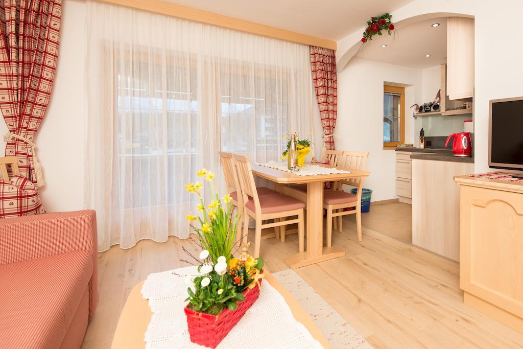 Haus Bergkristall Leutasch Pokój zdjęcie